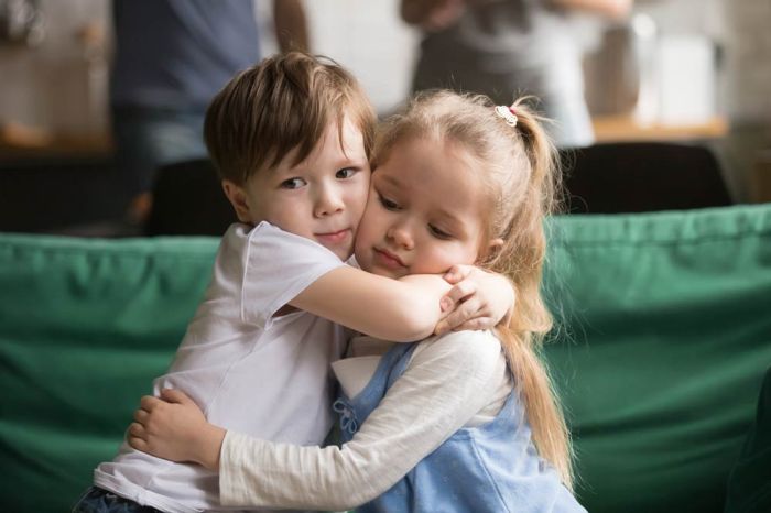 چۆن منداڵ فێر بکەین داوای لێبوردن بکات؟