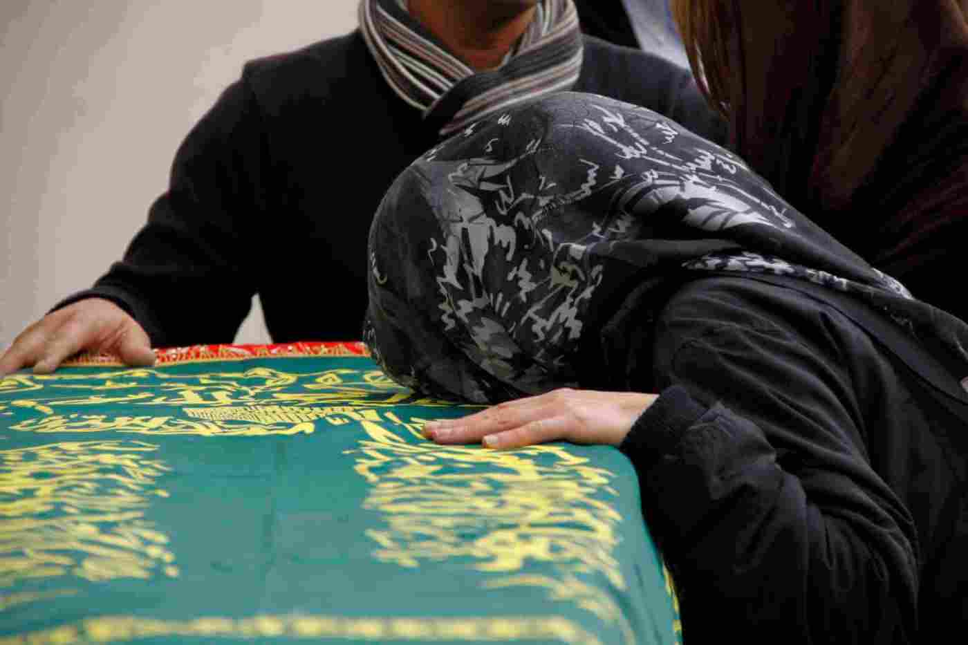 چۆنیەتی مامەڵەکردن لەگەڵ کەسی خاوەن پرسە